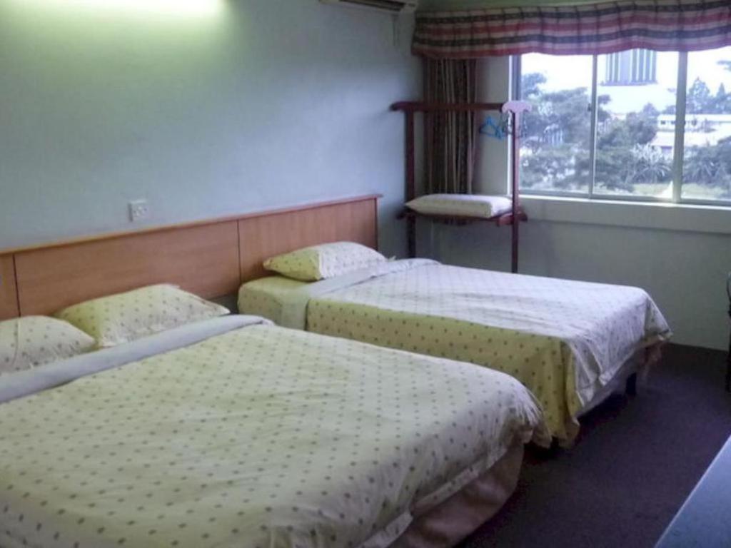 Hotel Hung Hung Кучинг Екстериор снимка