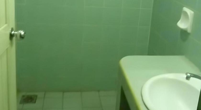 Hotel Hung Hung Кучинг Екстериор снимка
