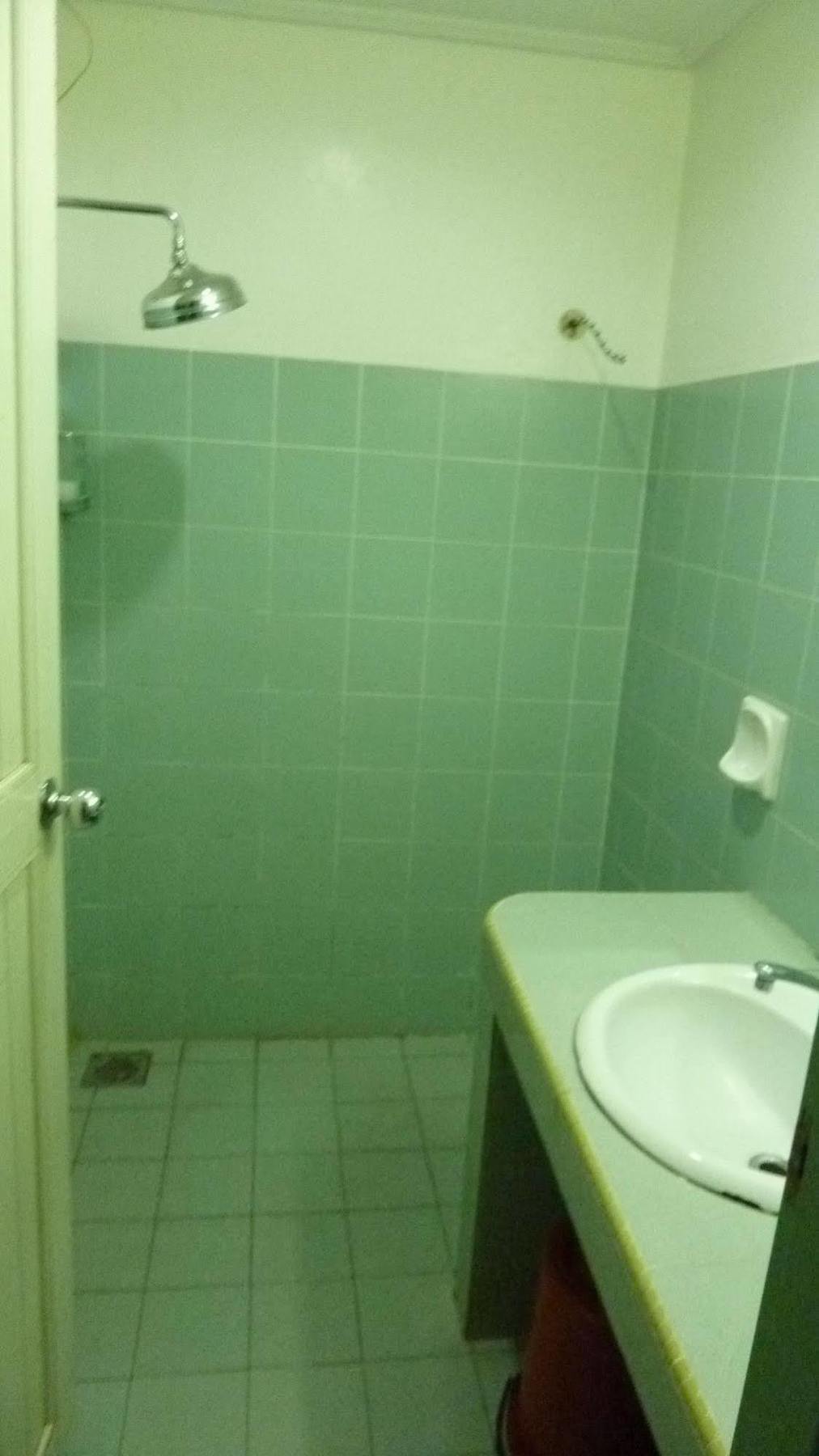 Hotel Hung Hung Кучинг Екстериор снимка