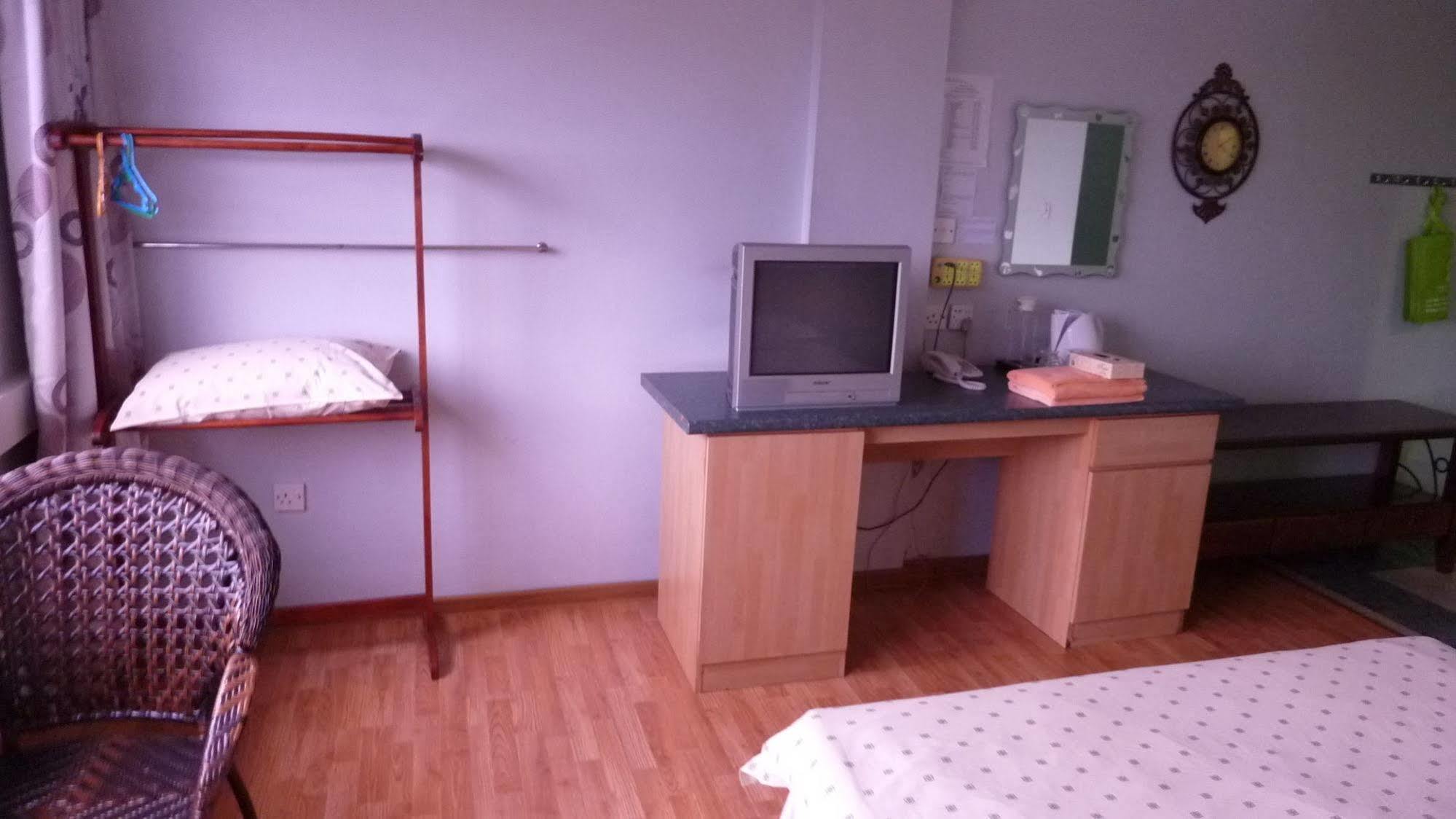 Hotel Hung Hung Кучинг Екстериор снимка